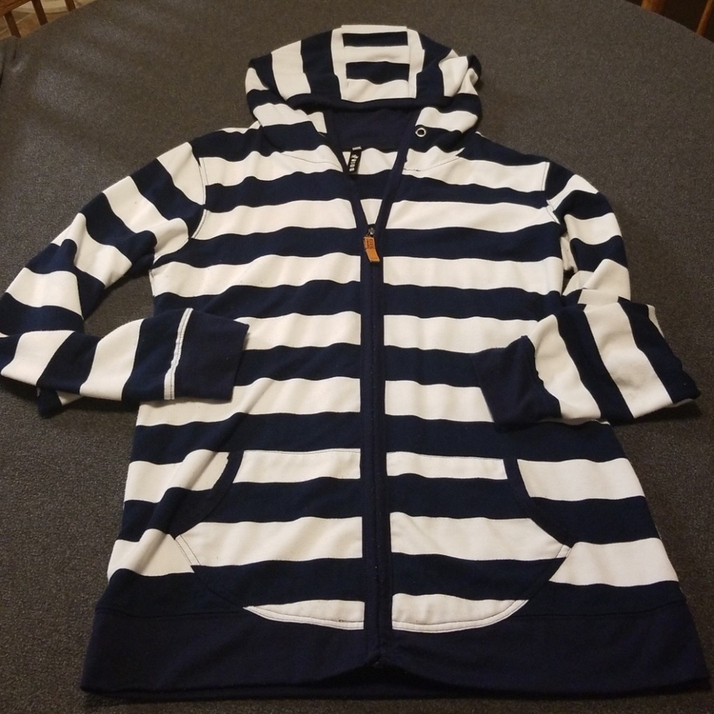 ❌Navy and white hoodie